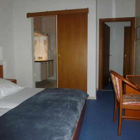 Hotel 'T Hert Genk Luaran gambar