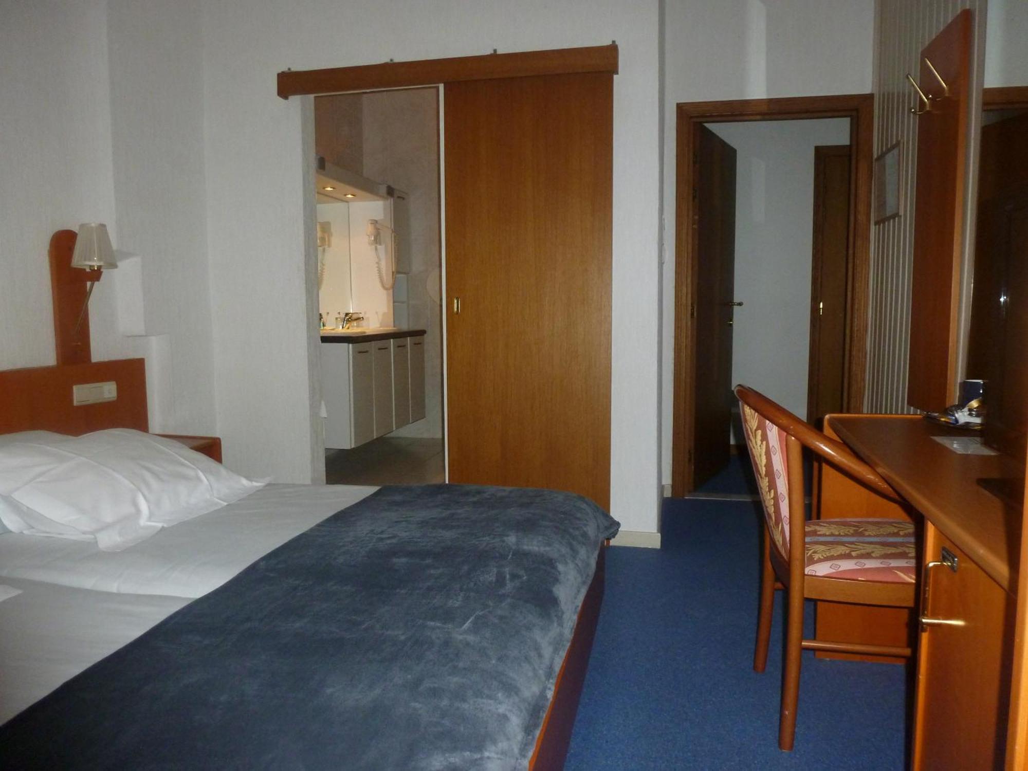 Hotel 'T Hert Genk Luaran gambar