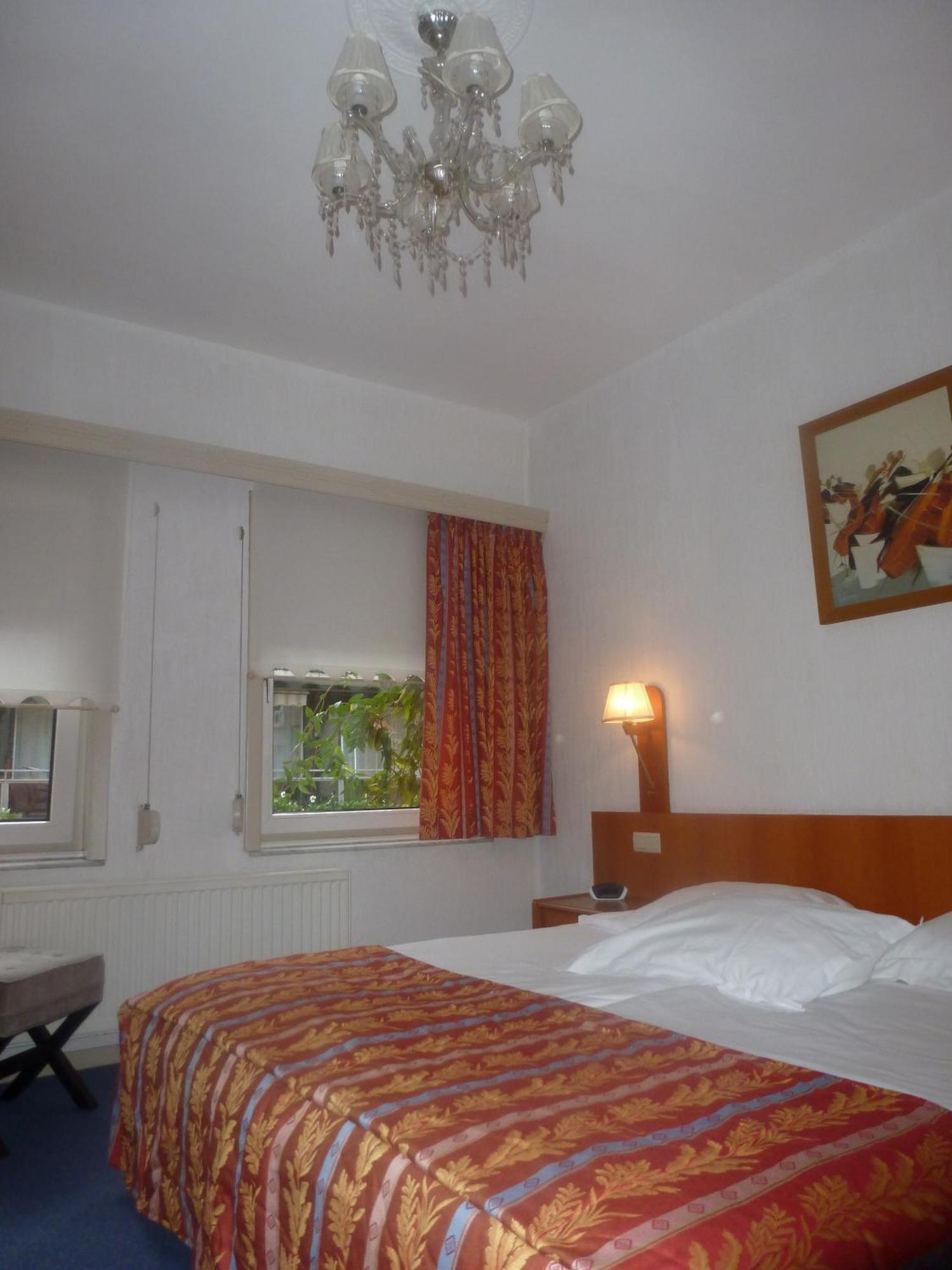 Hotel 'T Hert Genk Luaran gambar