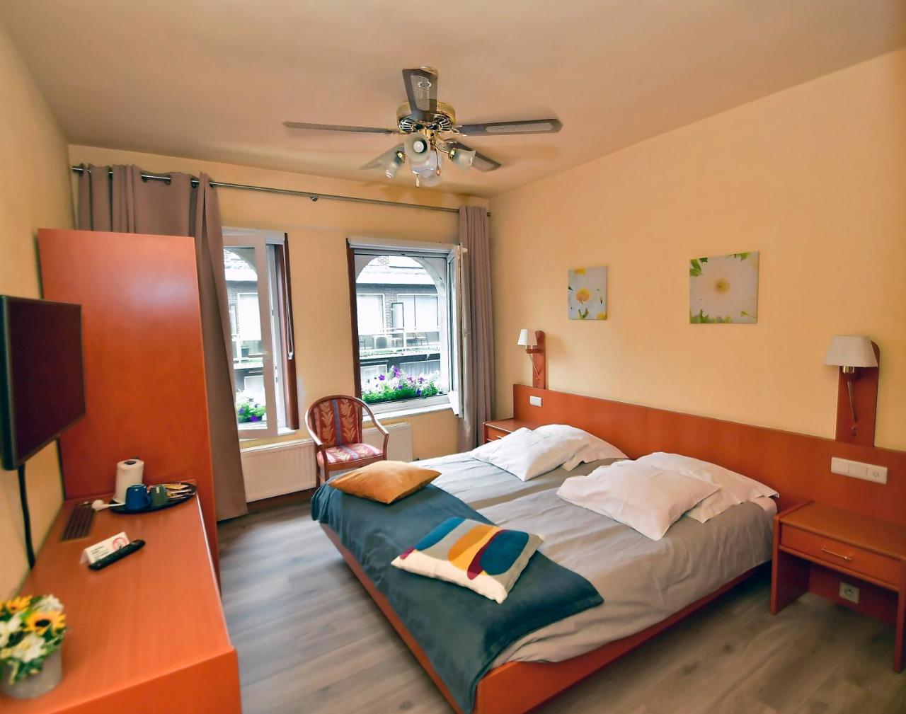 Hotel 'T Hert Genk Luaran gambar